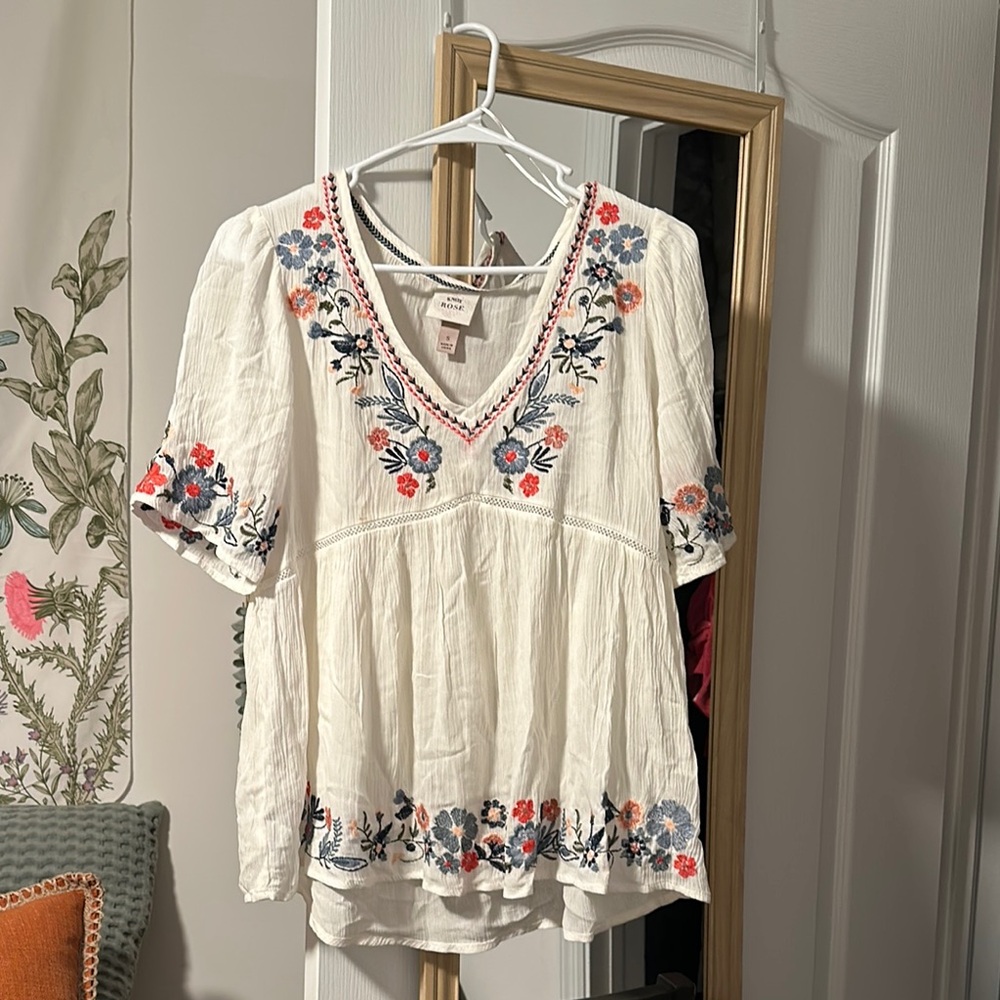 Embroidered White Floral Top